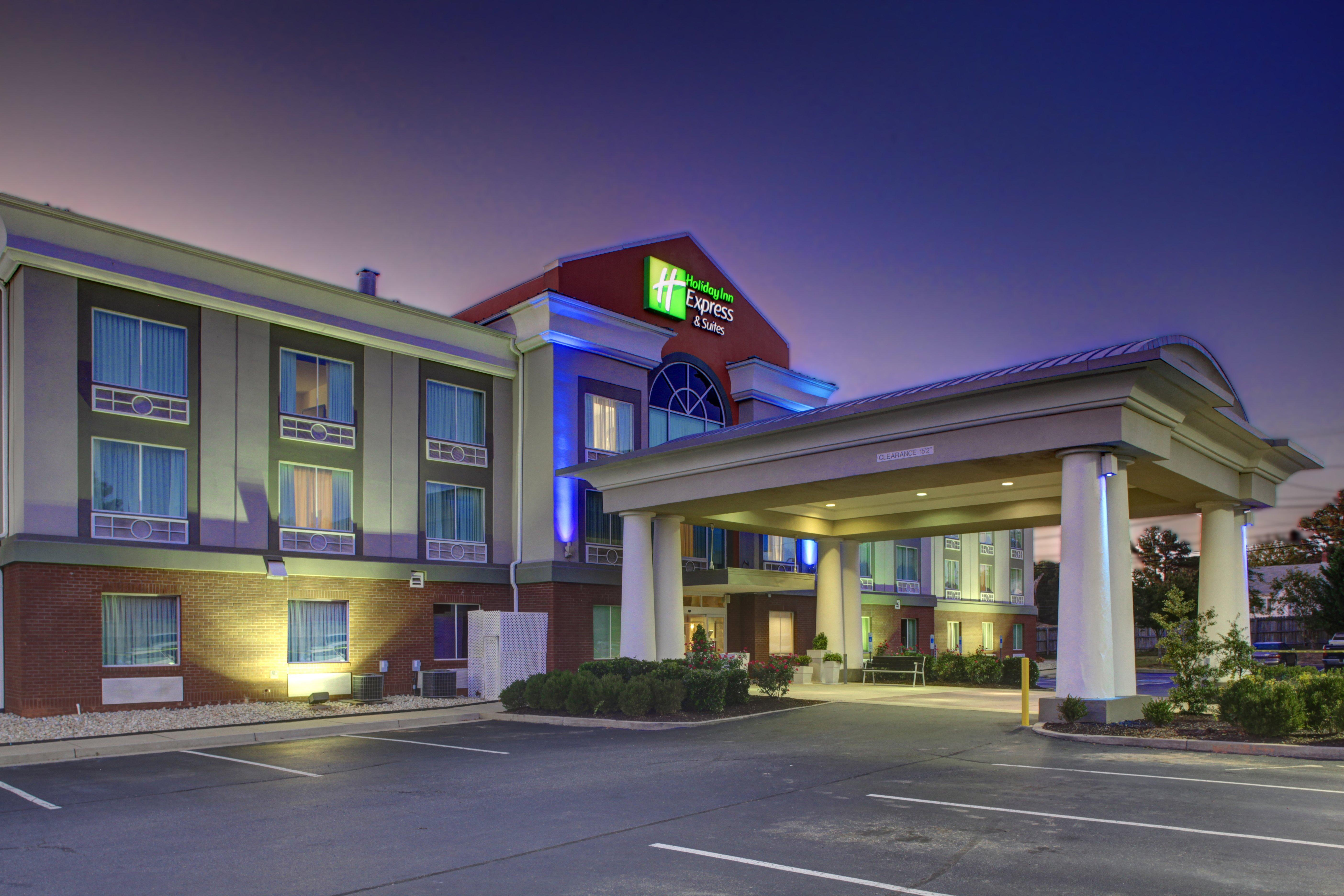 Holiday Inn Express Hotel & Suites Emporia, An Ihg Hotel Exterior foto