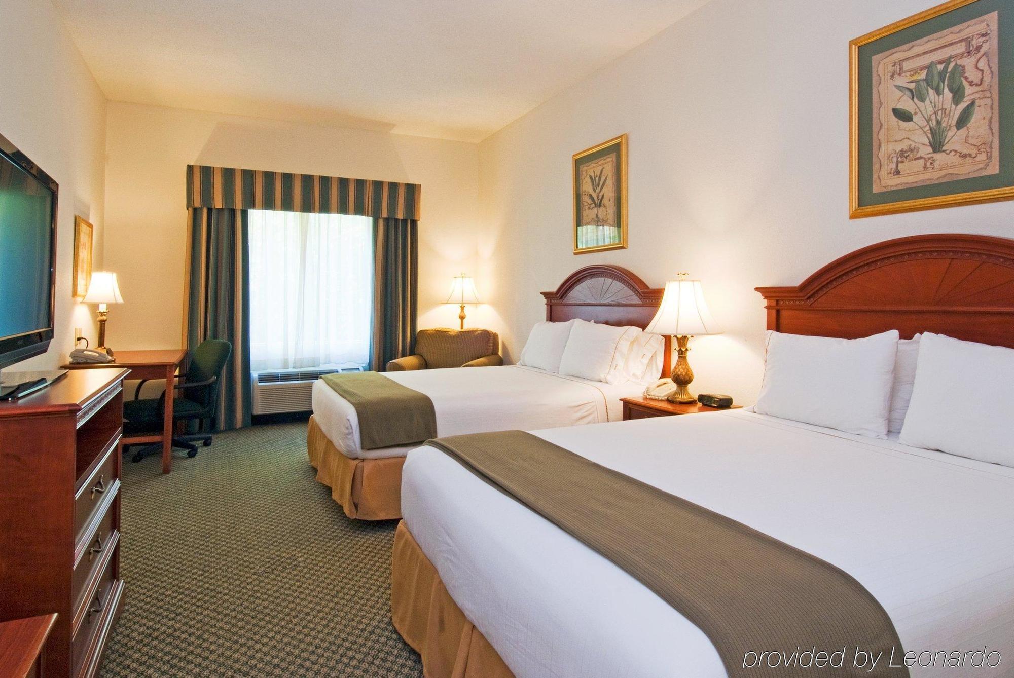 Holiday Inn Express Hotel & Suites Emporia By Ihg Quarto foto